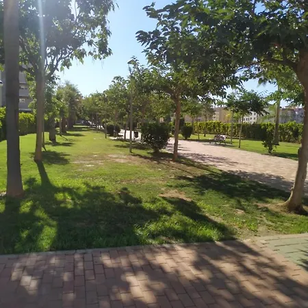 Se Alquila Muy Luminosa Con Bano Privado En Apartamento Compartido * Rincón de la Victoria